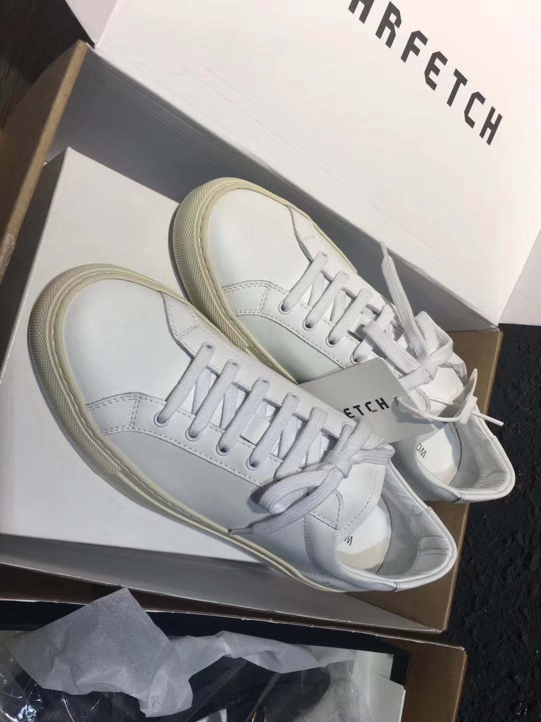 Common Projects White Low-Top Details, Archive Set 0907: white low-tops in their box